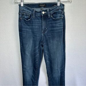 Judy Blue Skinny Fit Jeans 3/26 Blue Denim Raw Frayed Hem Stretchy Button Zipper